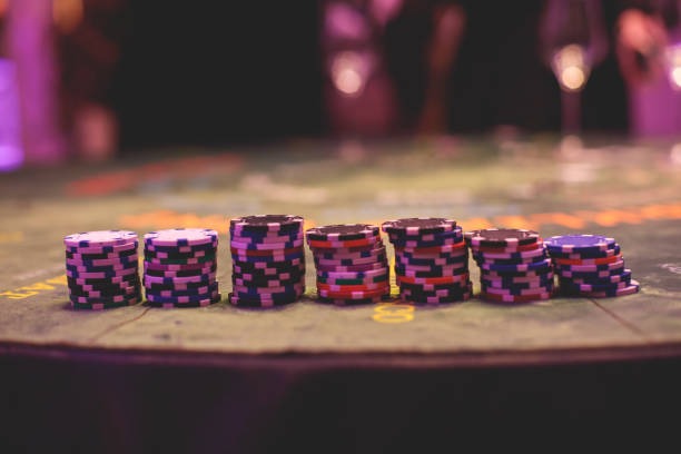 Togel Market draw schedule and number selection interface on qrtoto